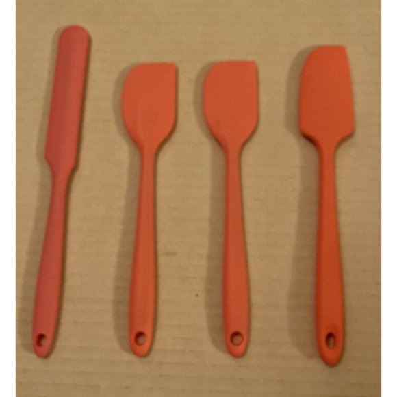 Set Of Four Bubbblegum Pink Small Spatulas And Scrapers - Picture 1 of 1
